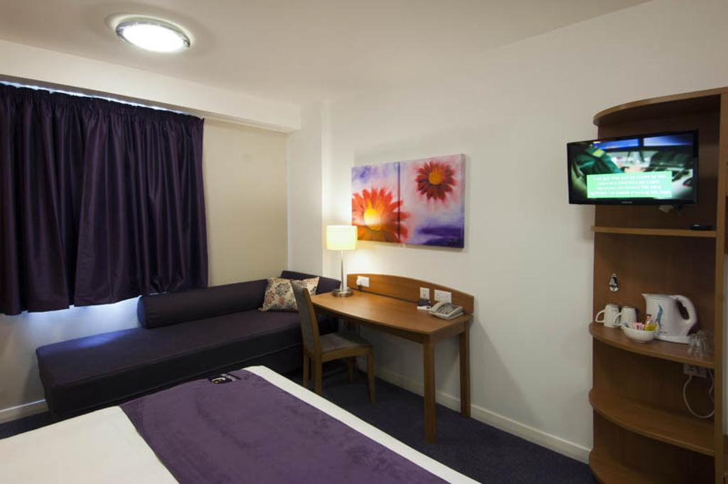 Premier Inn Portishead Exteriör bild