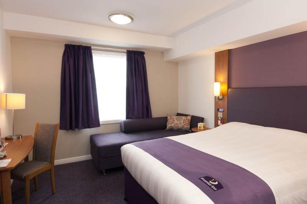 Premier Inn Portishead Exteriör bild