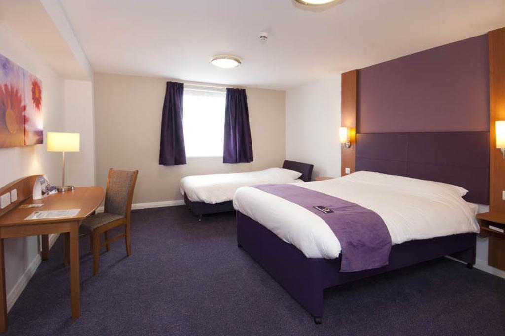 Premier Inn Portishead Exteriör bild