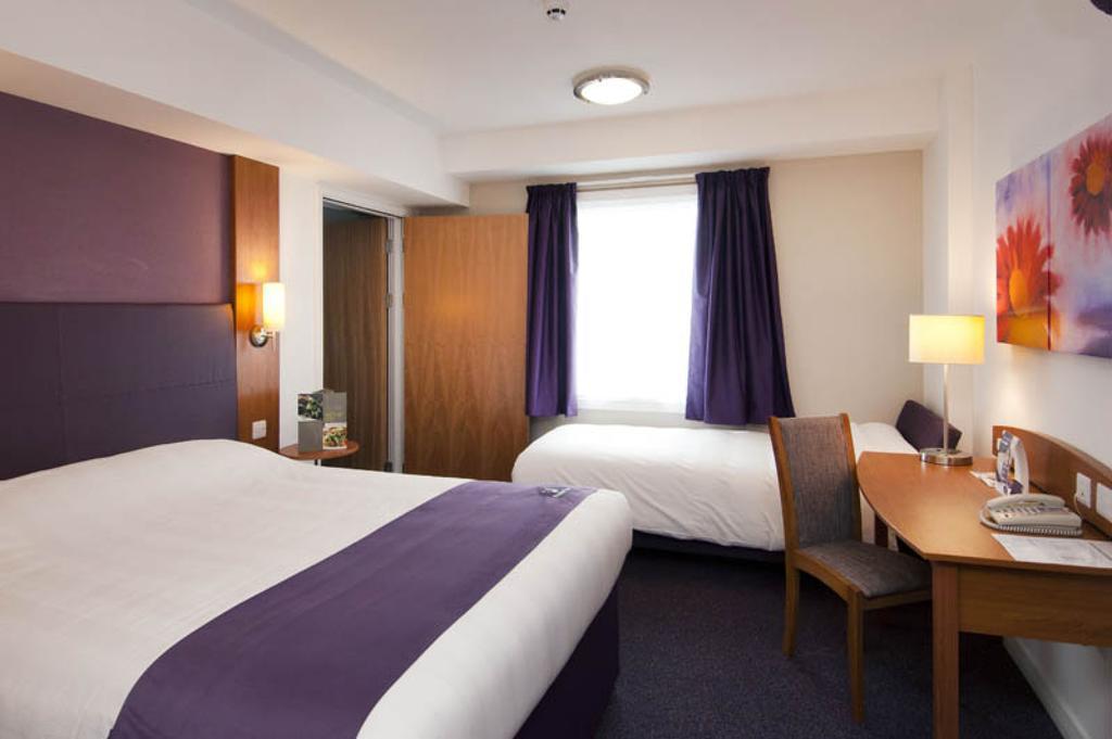 Premier Inn Portishead Exteriör bild