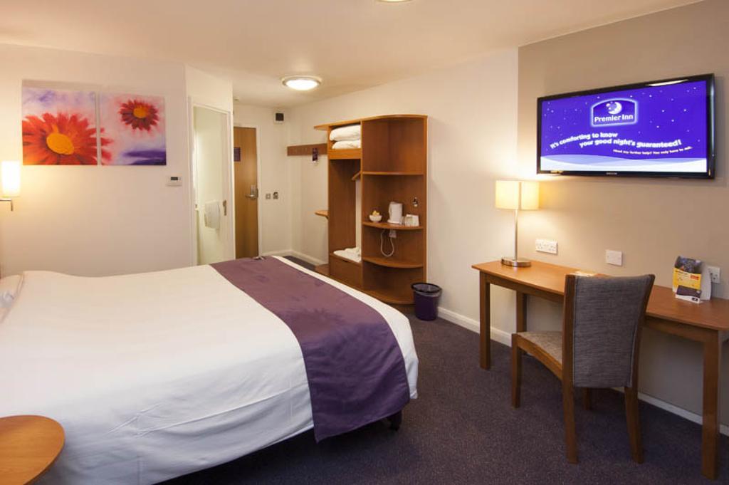 Premier Inn Portishead Exteriör bild