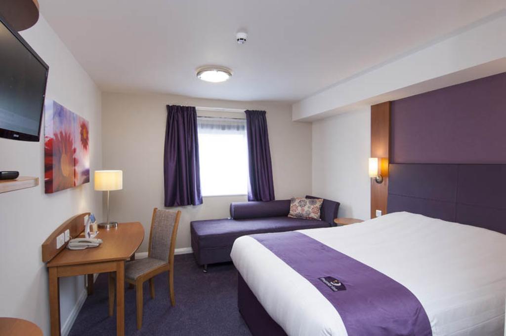 Premier Inn Portishead Exteriör bild