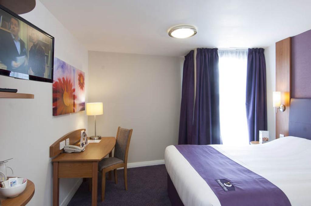 Premier Inn Portishead Exteriör bild