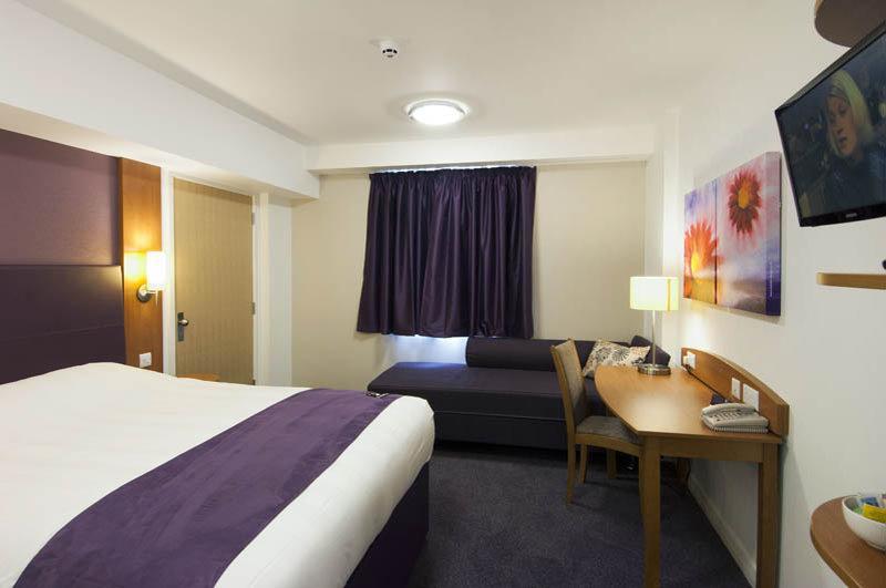 Premier Inn Portishead Exteriör bild